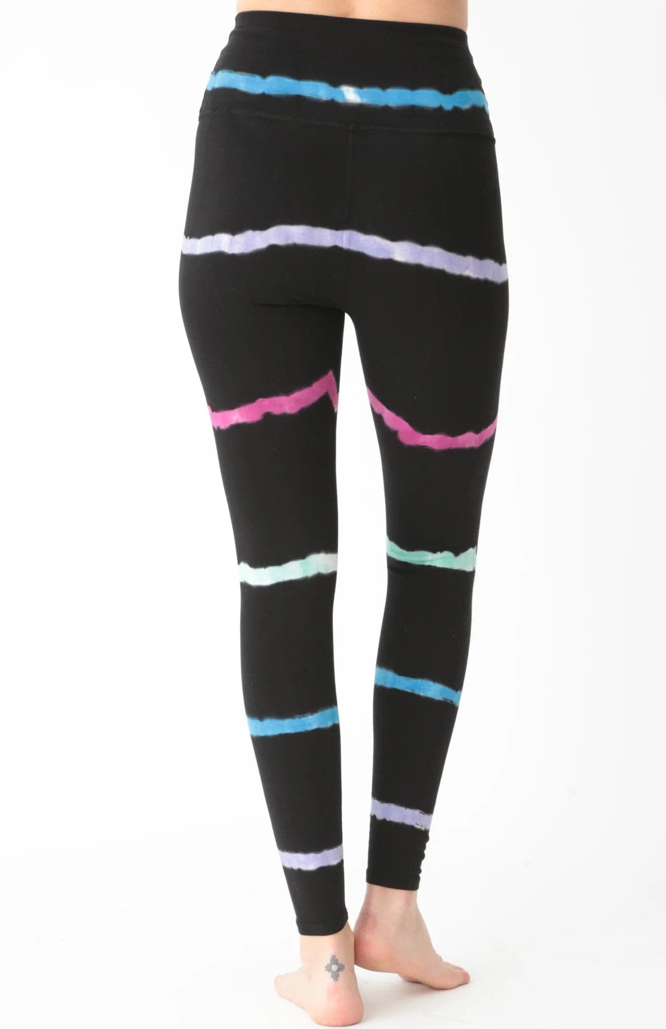 Electric & Rose Sunset Onyx Leggings as seen on Malin Andersson Leggings by Electric and Rose as seen on celebrities