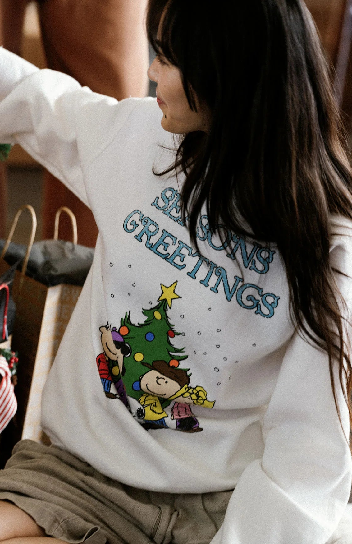 JUNKFOOD Peanuts Seasons Greetings Christmas Jumper