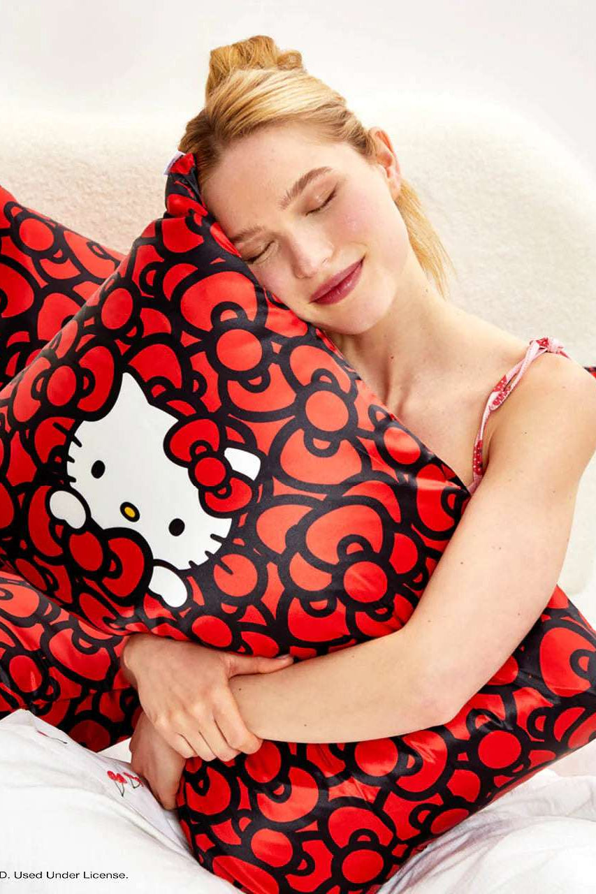 Hello Kitty x Kitsch Satin Pillowcase - Hello Kitty Bathes in a Sea of Bows by Kitsch – Pillow – Red | Spoiled Brat UK