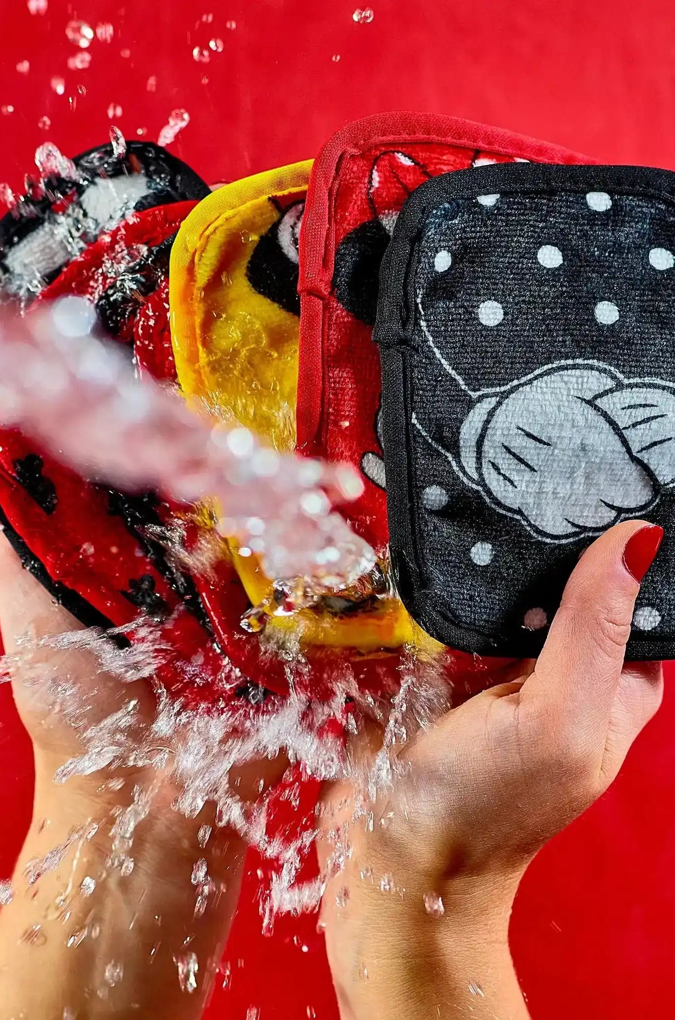 Makeup Eraser Mickey & Minnie 7-Day Set Beauty Product by Makeup Eraser as seen on celebrities