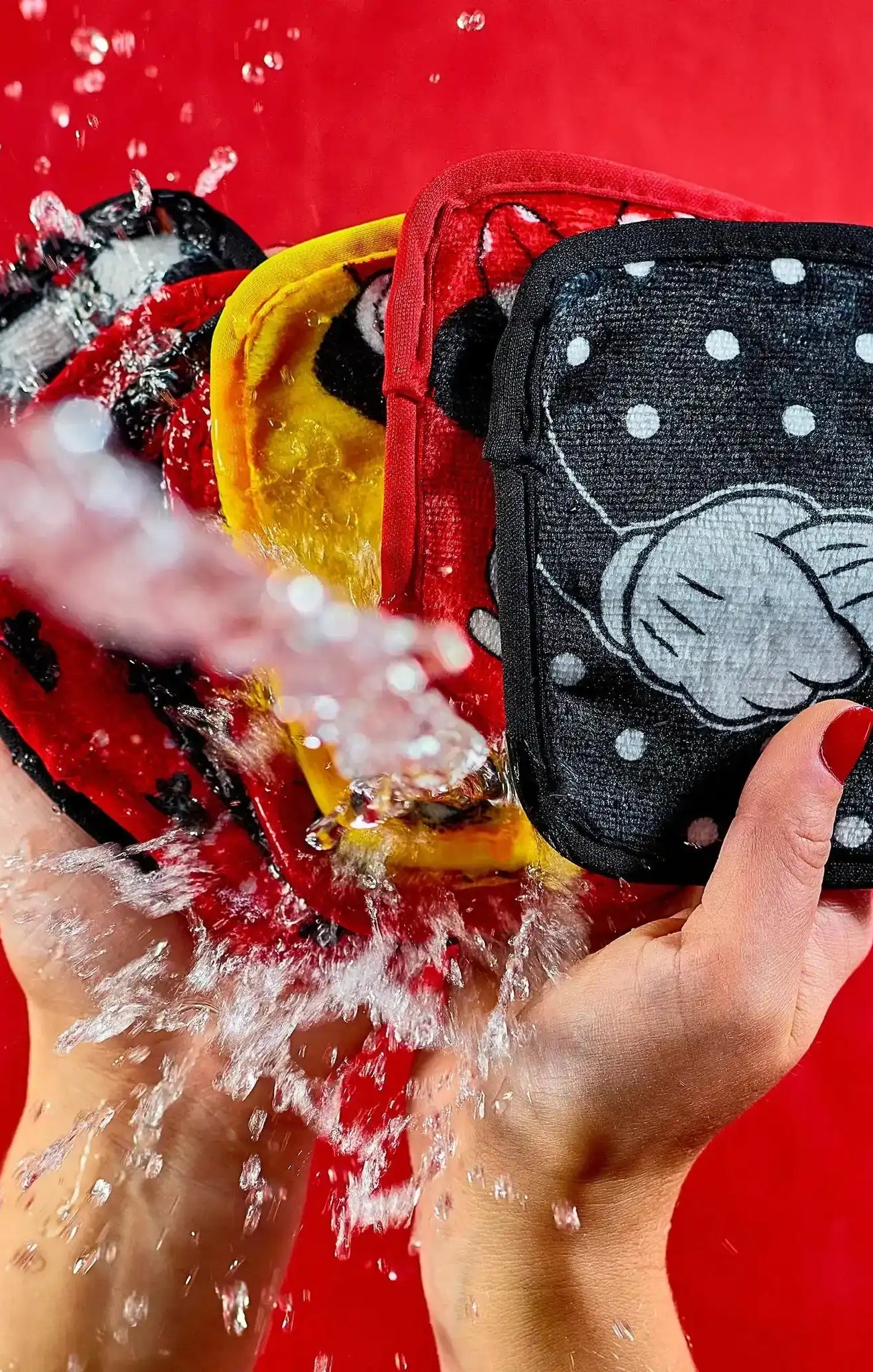 Makeup Eraser Mickey & Minnie 7-Day Set Beauty Product by Makeup Eraser as seen on celebrities