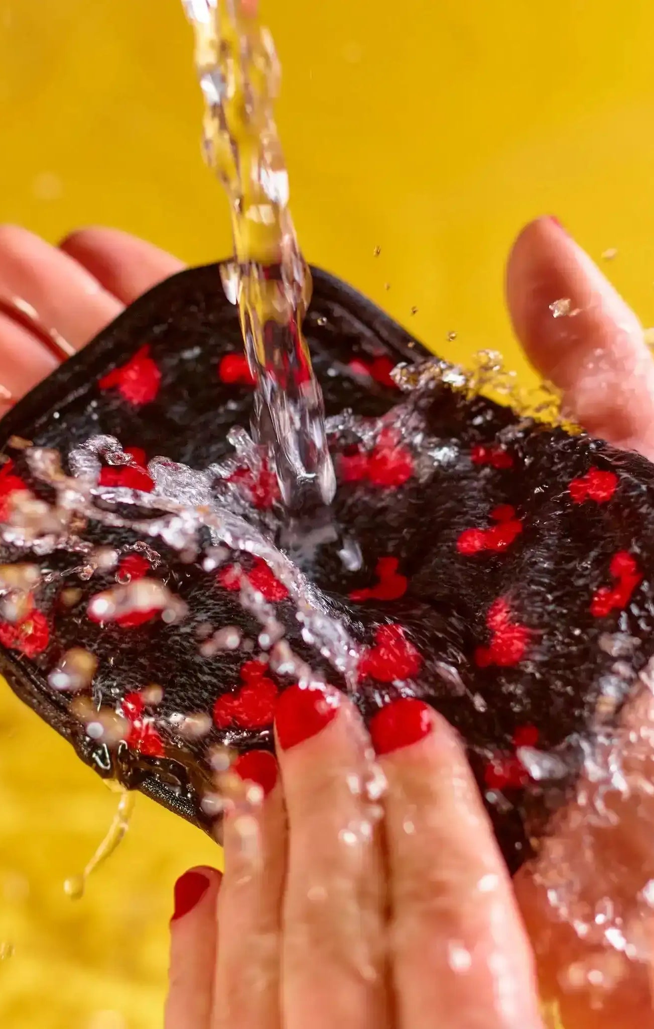 Makeup Eraser Mickey & Minnie 7-Day Set Beauty Product by Makeup Eraser as seen on celebrities