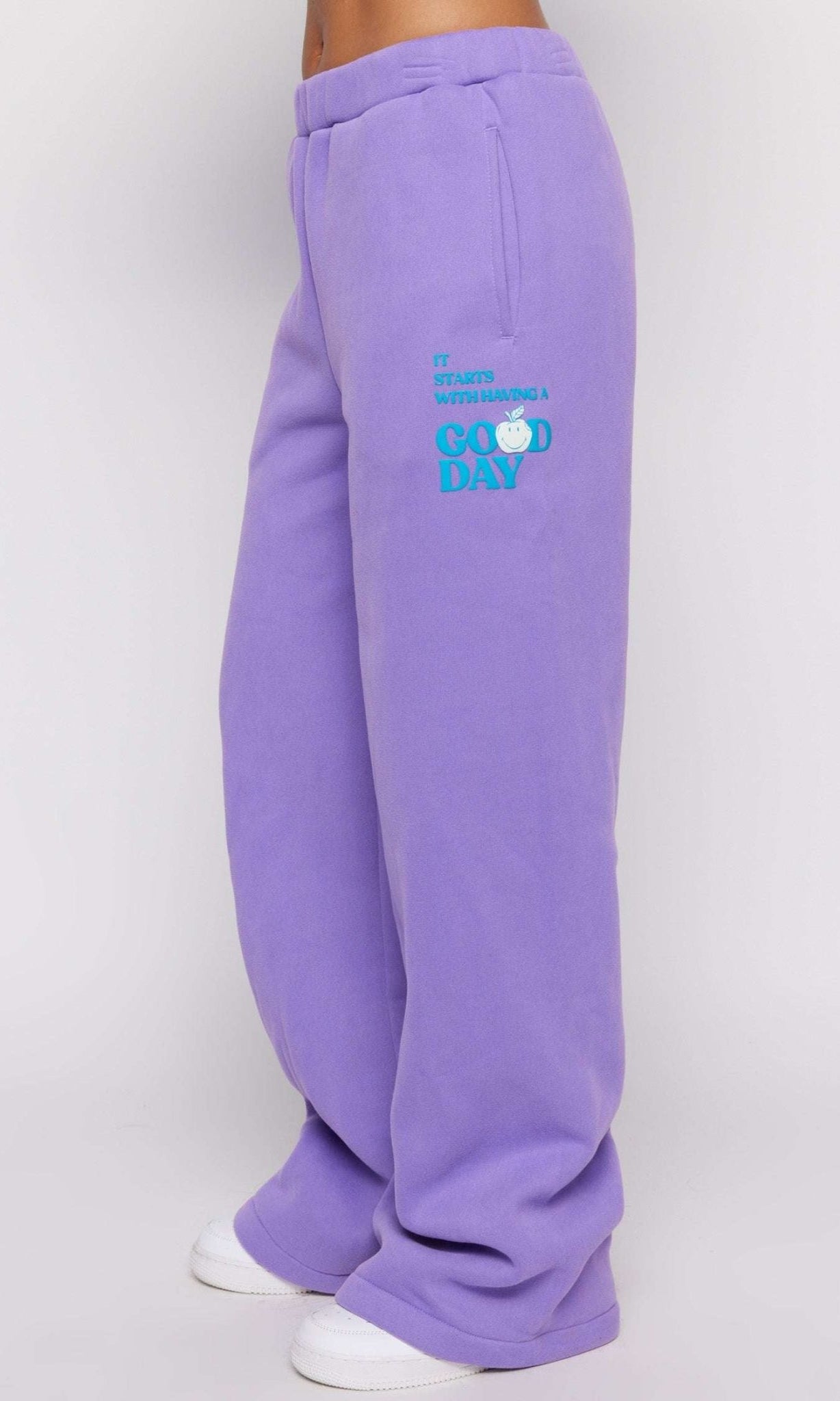 Shop Samii Ryan Samii Ryan Good Day SmileyWorld Sweatpants Sweatpants for women – premium loungewear and festival fashion at Spoiled Brat