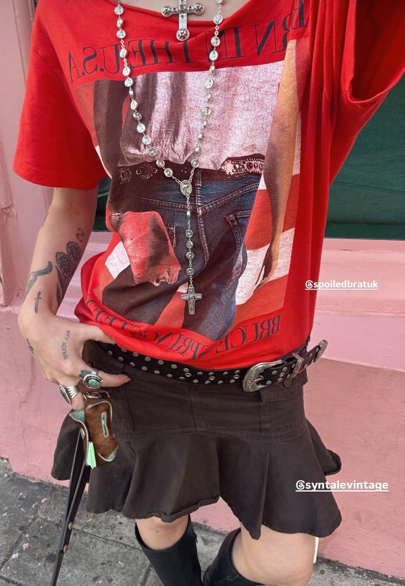 🎸 Sara Louise Thomas Serving Rebel Energy in Our Daydreamer LA Bruce Springsteen Tee - Spoiled Brat 