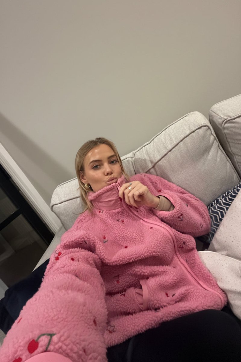 Shop Beach Riot Beach Riot Bennie Fleece Jacket as seen on Chloe Meadows Jacket for women – premium loungewear and festival fashion at Spoiled Brat